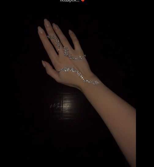 Adjustable Crystal Pearl Hand Palm Bracelet